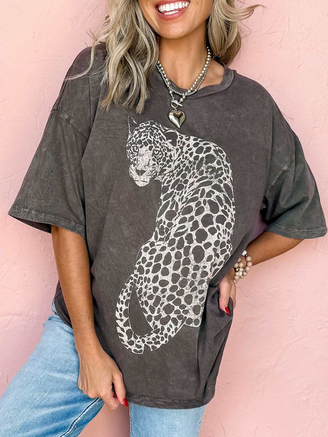 Cheetah Mineral Wash round neck half sleeve T-shirt with cheetah print, 100% cotton, casual style.