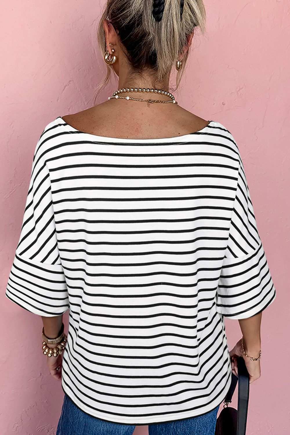 Stripe half sleeve scoop neck top, basic style, slightly stretchy fabric.