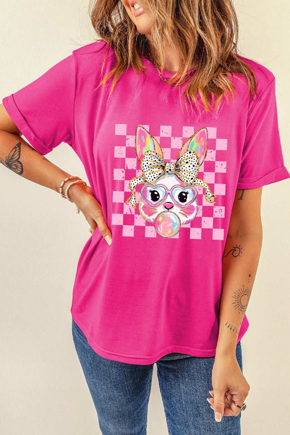 Rabbit graphic round neck short sleeve T-shirt in pink with casual fit.