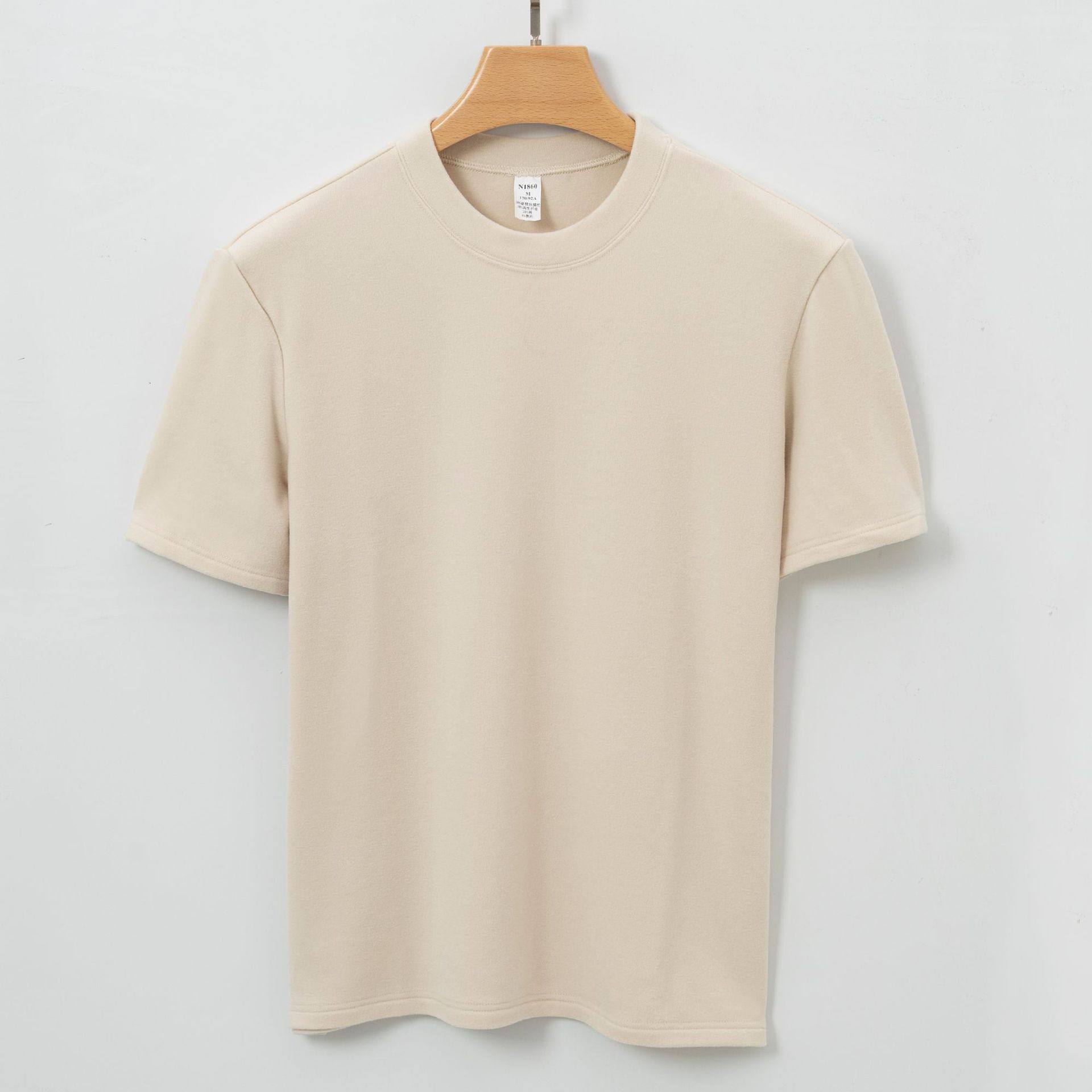 Men's Short T-shirt With A Crew Neck Made From Long-pile Fabric For Warmth