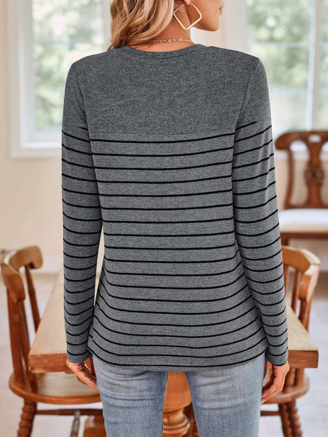 Lovelet striped round neck long sleeve T-shirt, buttoned design, gray and black.