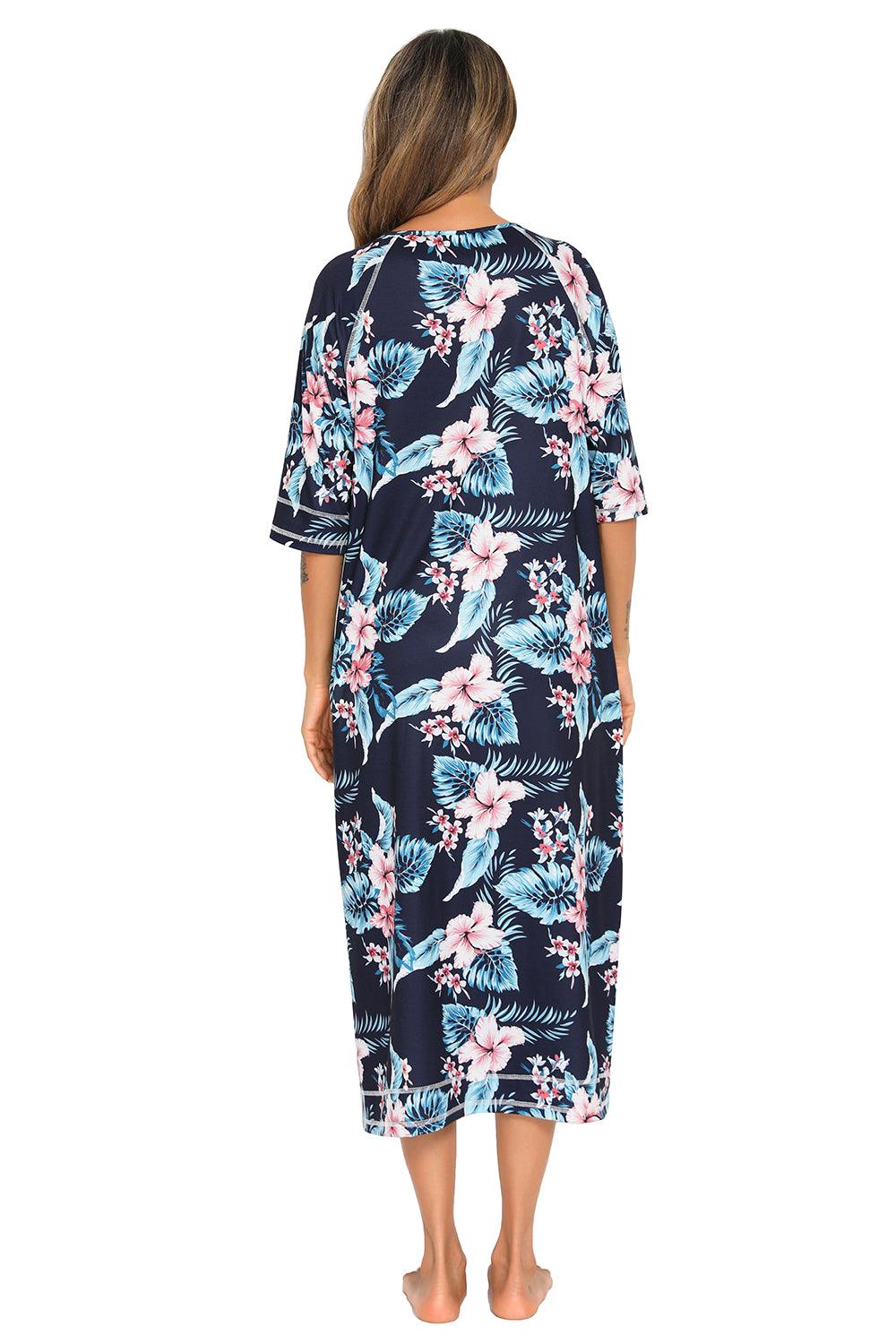 Printed slit night dress with pockets, slightly stretchy, cotton blend.