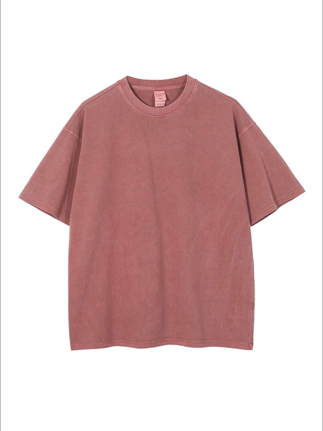 Men's round neck short sleeve t-shirt in cotton-polyester blend.