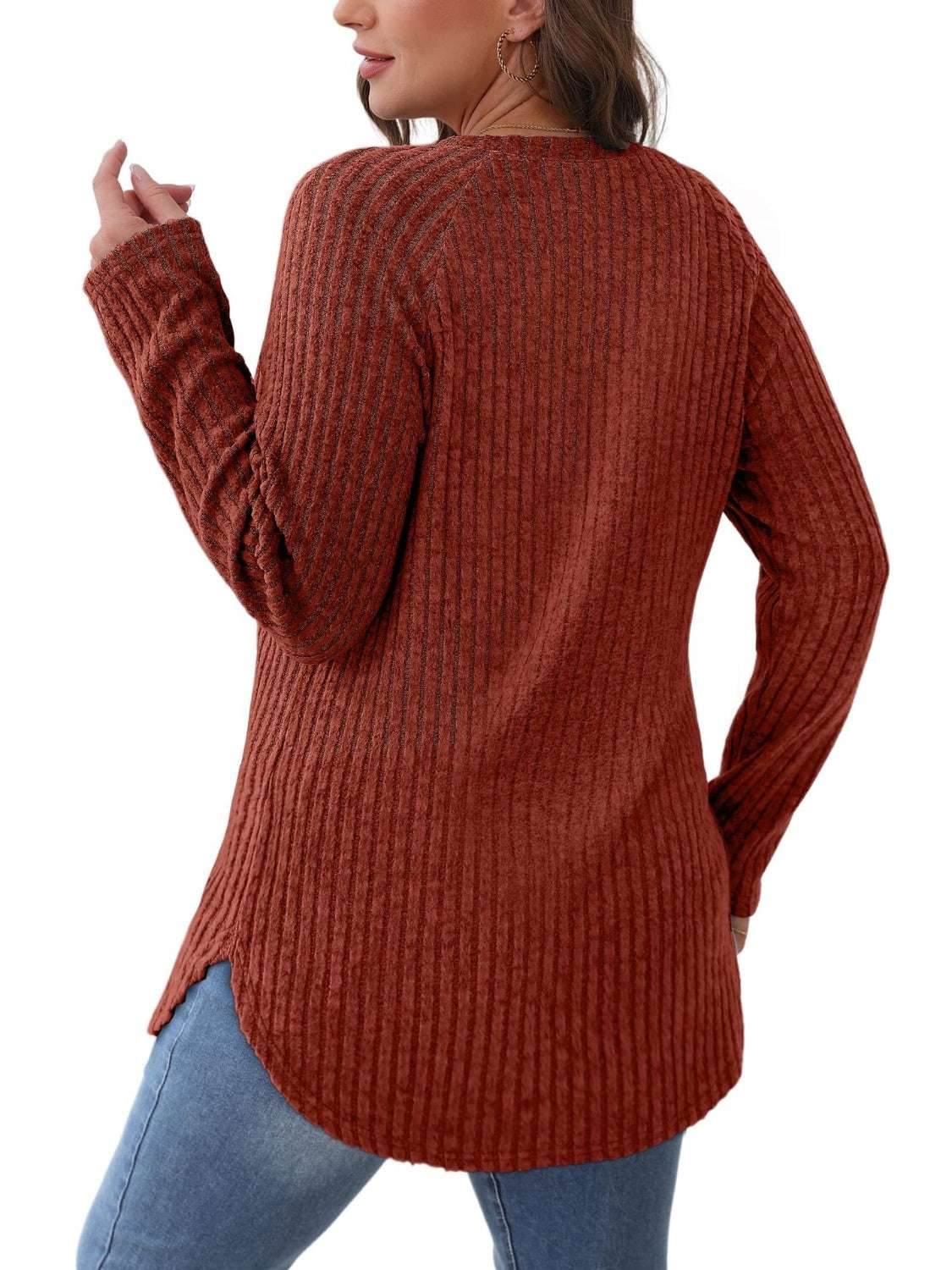 Round neck raglan sleeve T-shirt with slit, slightly stretchy, rayoned fabric, in rust color.