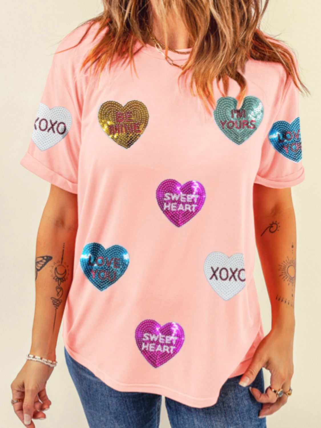 Valentine’s Day sequin heart round neck short sleeve T-shirt in pink.
