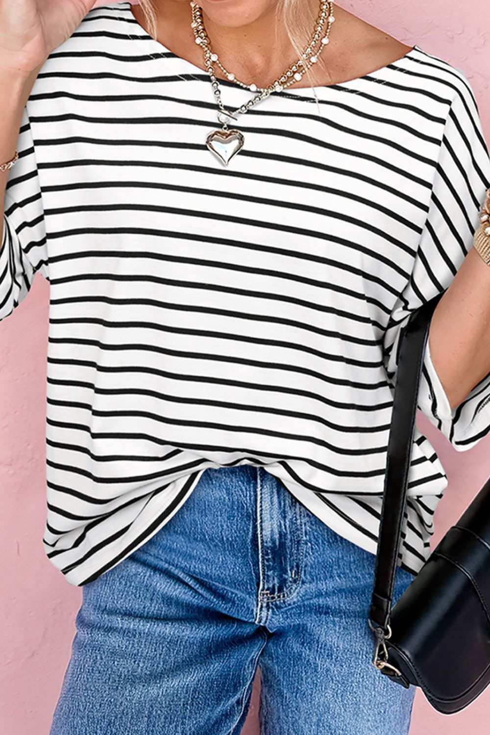 Stripe half sleeve scoop neck top, basic style, slightly stretchy fabric.