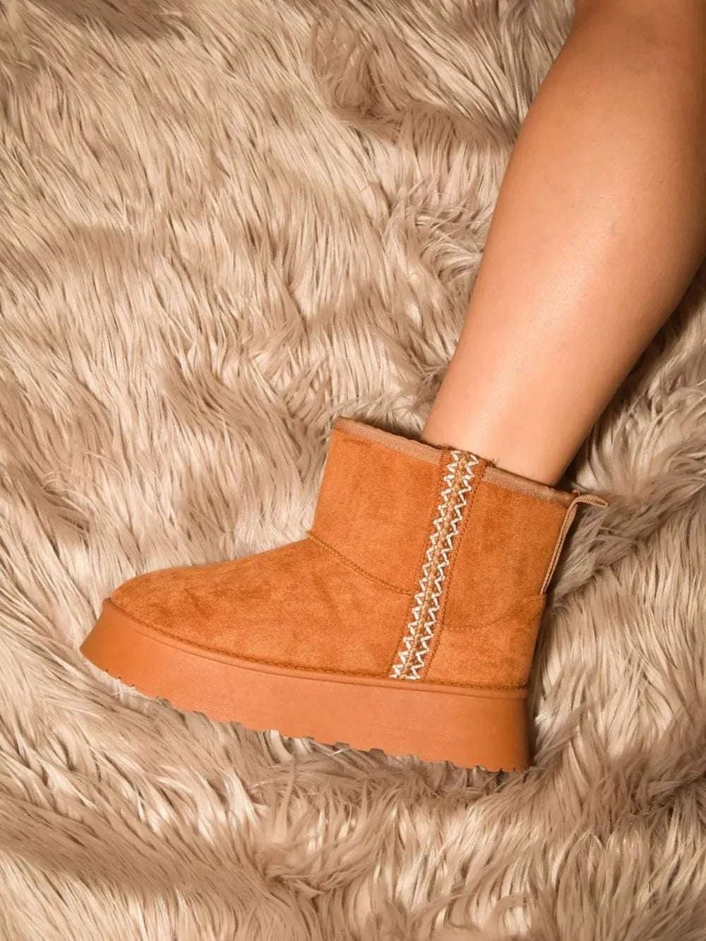 WILD DIVA Round Toe Platform Boots, suede material, platform sole, trendy footwear.