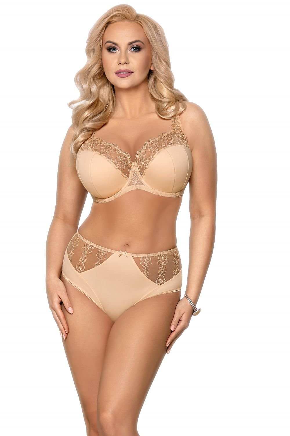Semi-soft Vena bra with Italian embroidery, wide decorative straps, and side underwire for support.