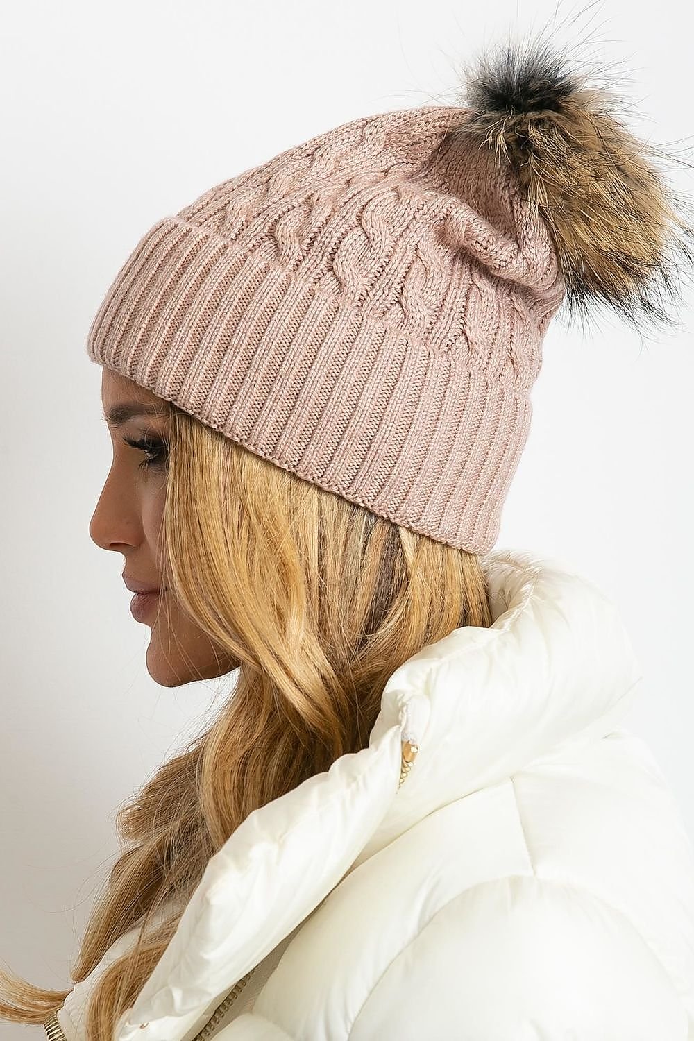 Cap model 208256 AT