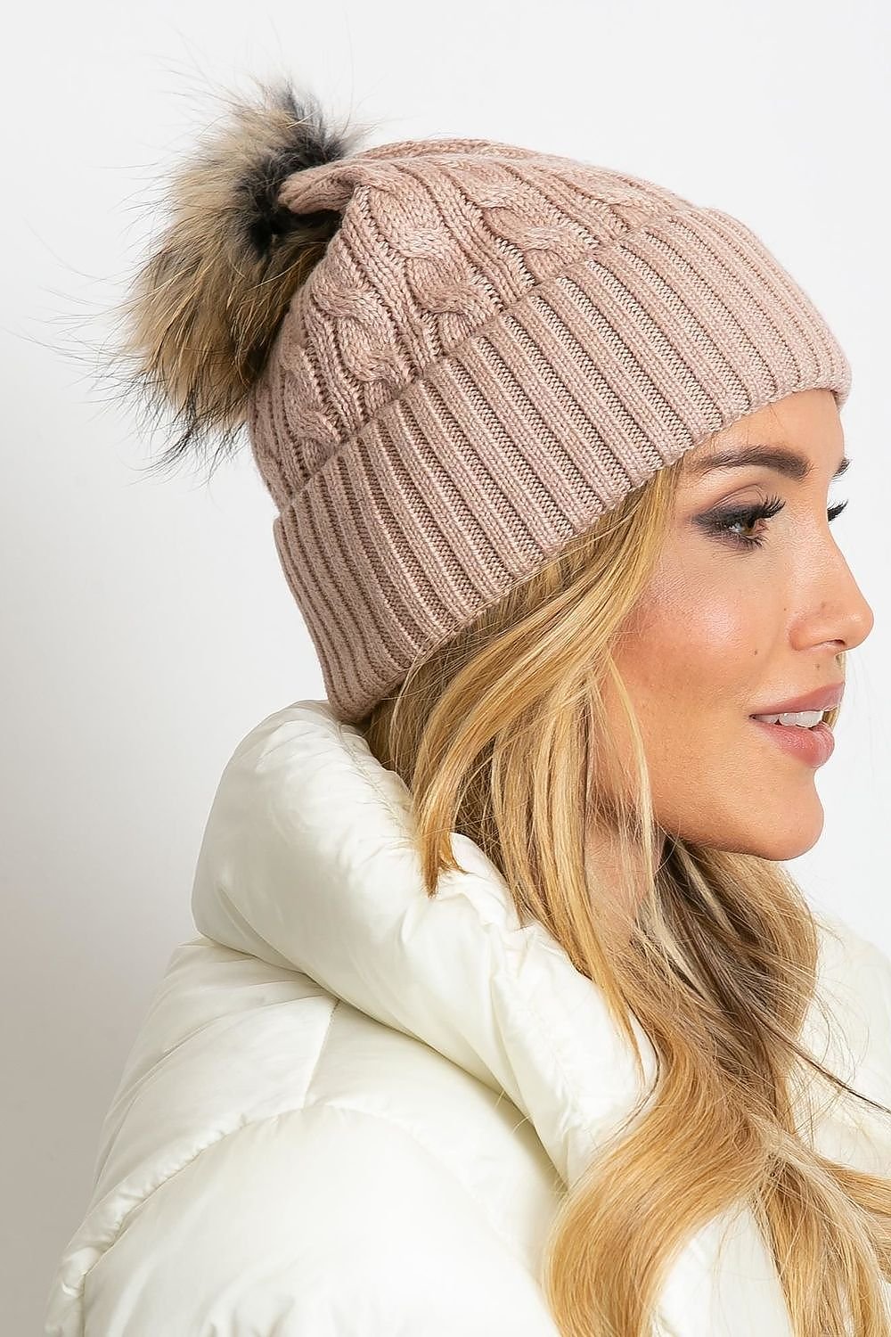 Cap model 208256 AT