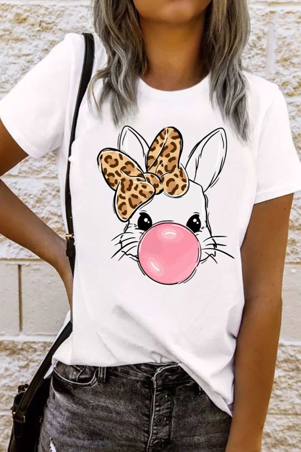 Leopard bow rabbit graphic round neck short sleeve t-shirt.