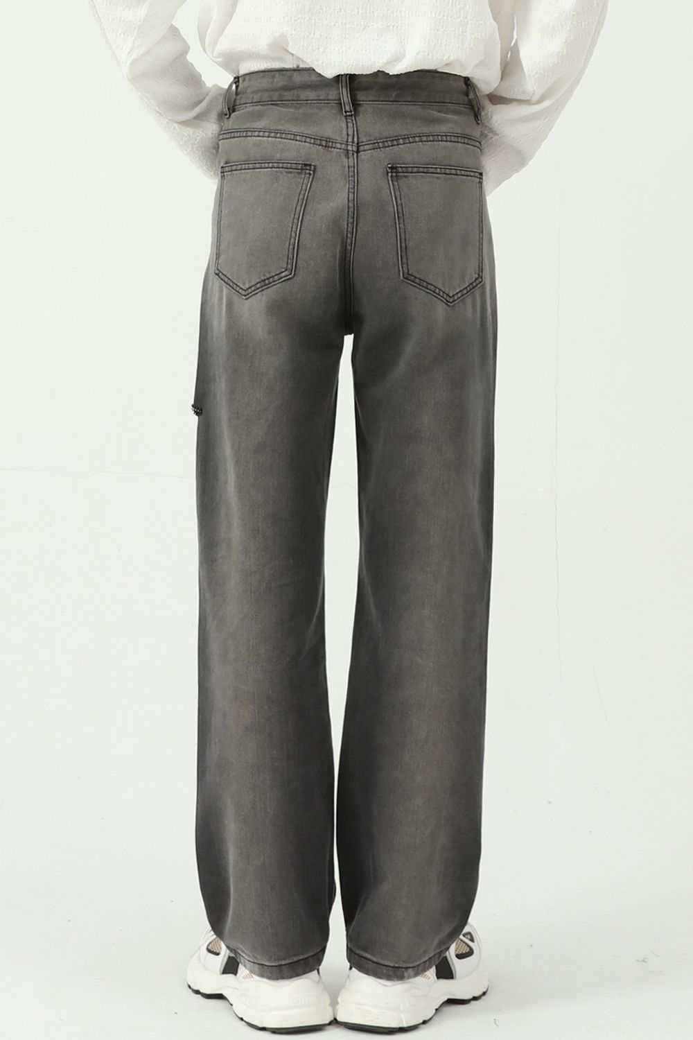 Wide straight men's jeans with pockets, no stretch, 95% cotton.