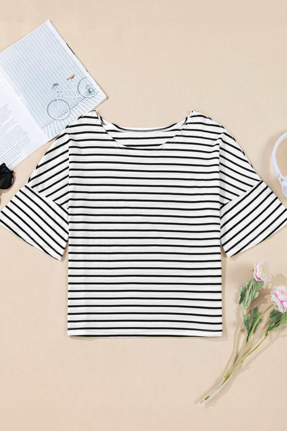 Stripe half sleeve scoop neck top with basic style, slightly stretchy viscose blend fabric.