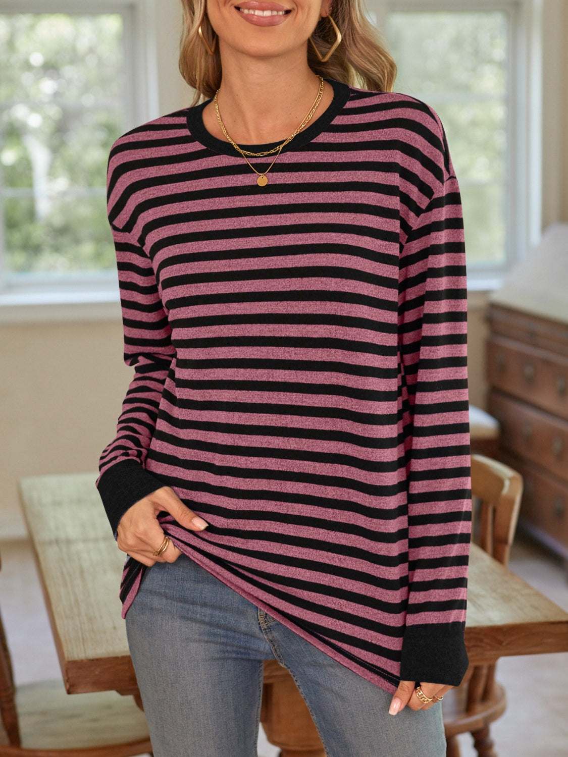 Lovelet striped round neck long sleeve t-shirt, basic style, slightly stretchy fabric.