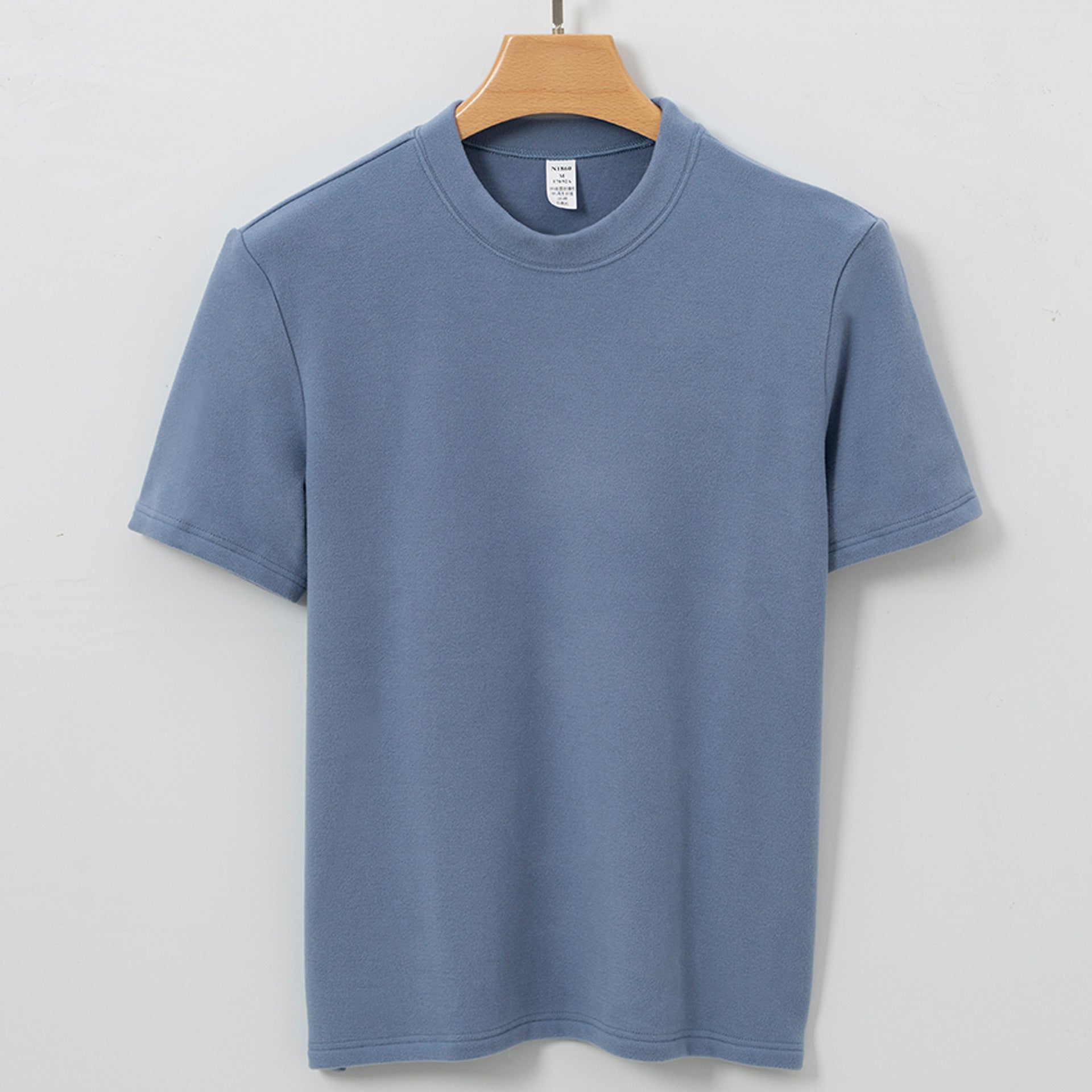 Men's Short T-shirt With A Crew Neck Made From Long-pile Fabric For Warmth