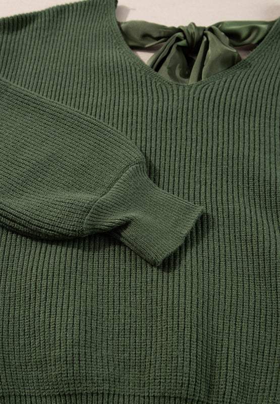Tied back V-neck long sleeve sweater in green with bow detail.