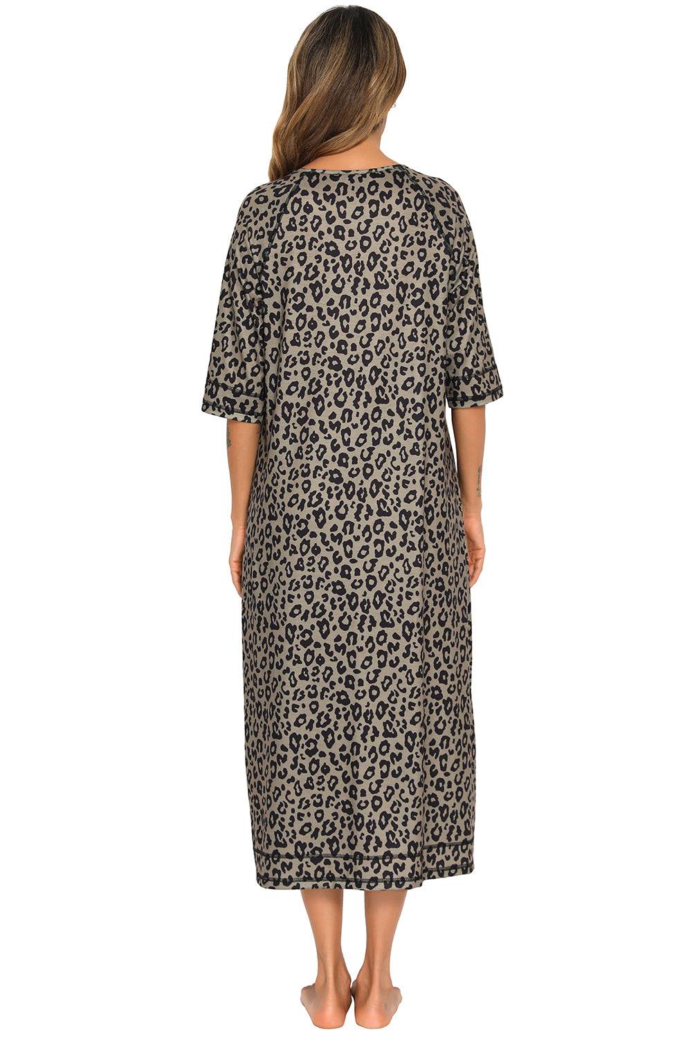 Printed slit night dress with pockets, slightly stretchy, cotton blend.