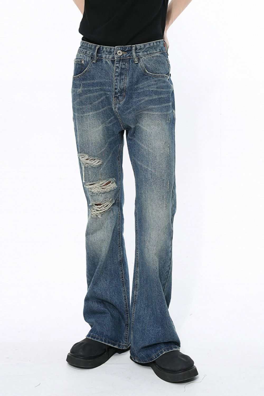 Men's distressed bootcut jeans, no stretch, cotton-viscose blend.