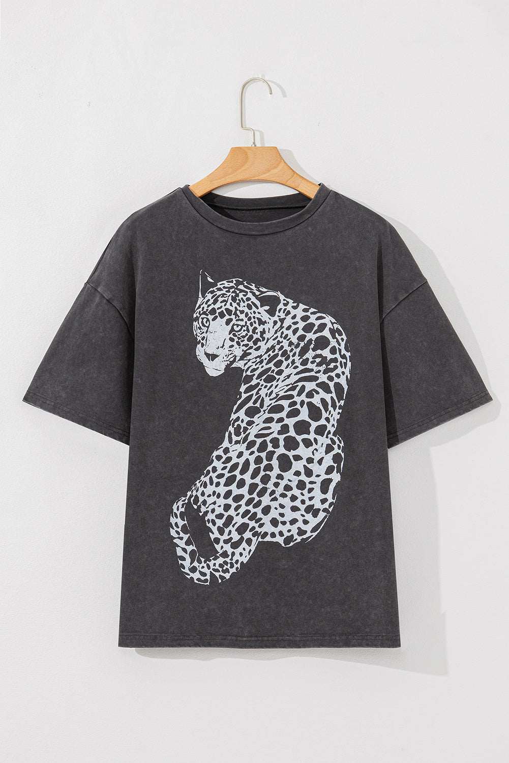 Cheetah mineral wash round neck half sleeve T-shirt with graphic print, basic style, 100% cotton.