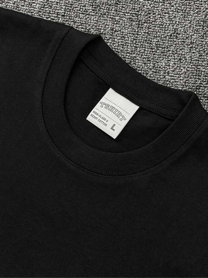 Men's round neck short sleeve t-shirt made of 95% cotton and 5% polyester.