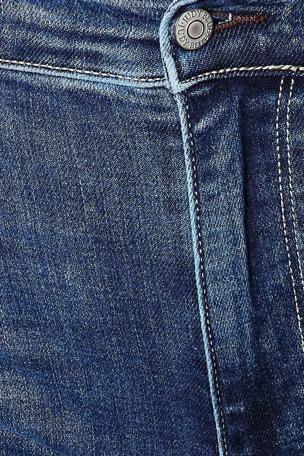 Judy Blue mid-rise bootcut jeans with hand sand and destroy details, slightly stretchy, made of 93% cotton.